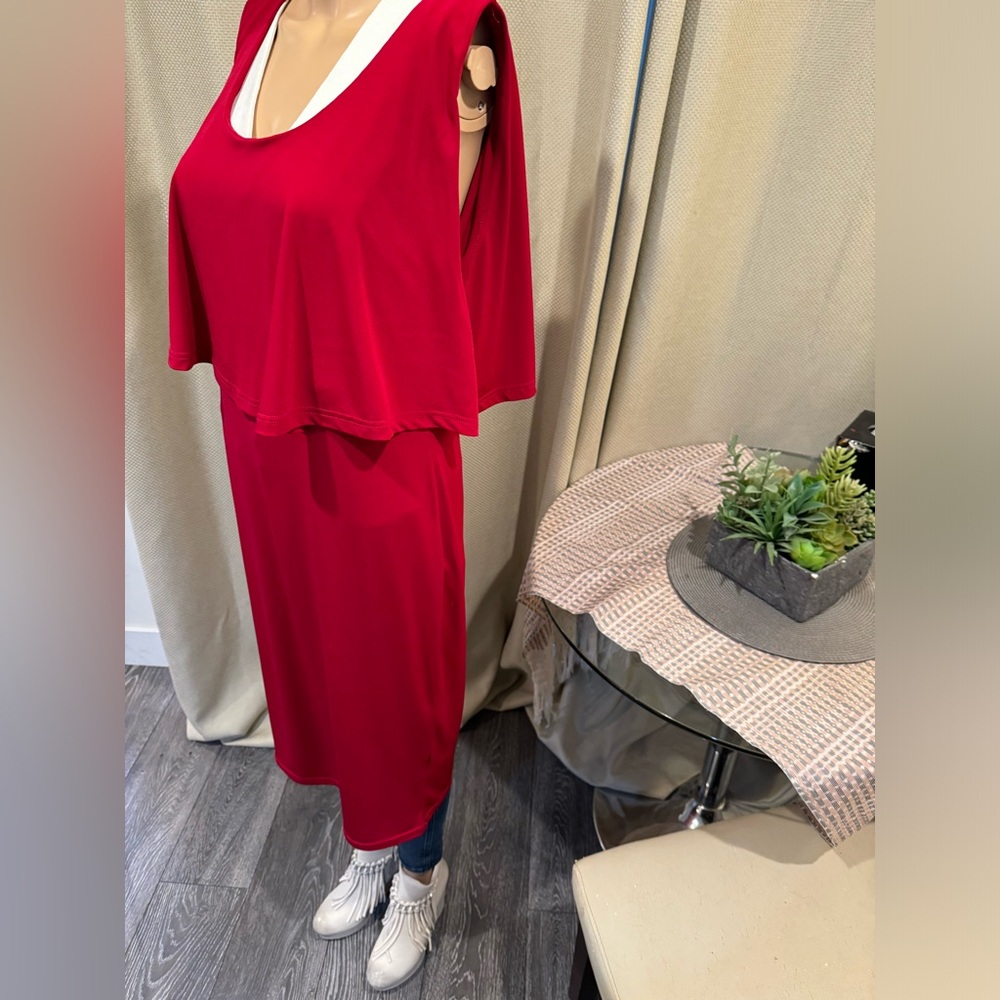 Pit pit 20 inches with stretch 44 inches cute little red dress